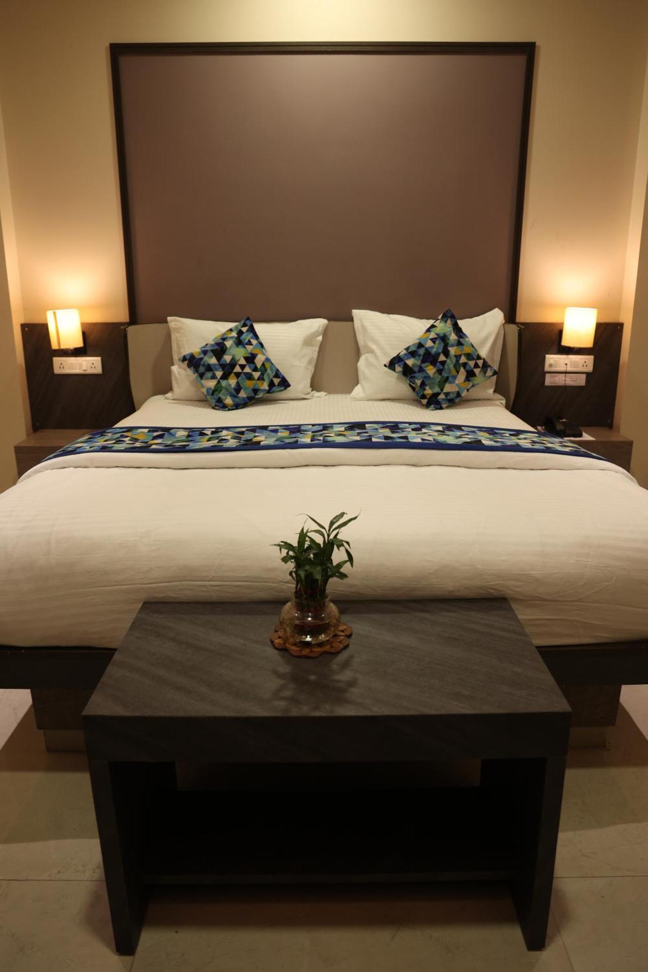 Hotel Pinaka Inn Lucknow Luaran gambar