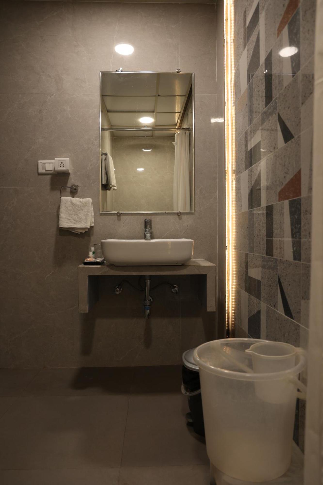 Hotel Pinaka Inn Lucknow Luaran gambar