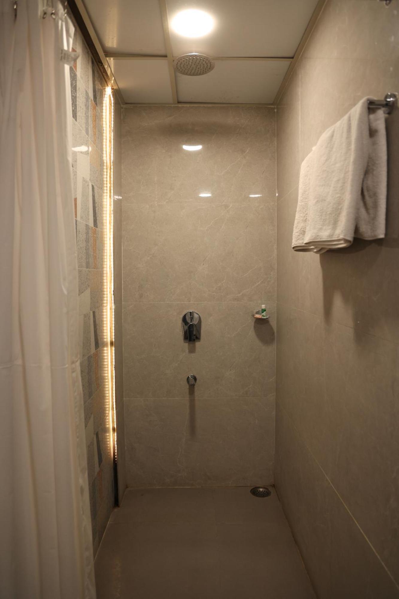Hotel Pinaka Inn Lucknow Luaran gambar