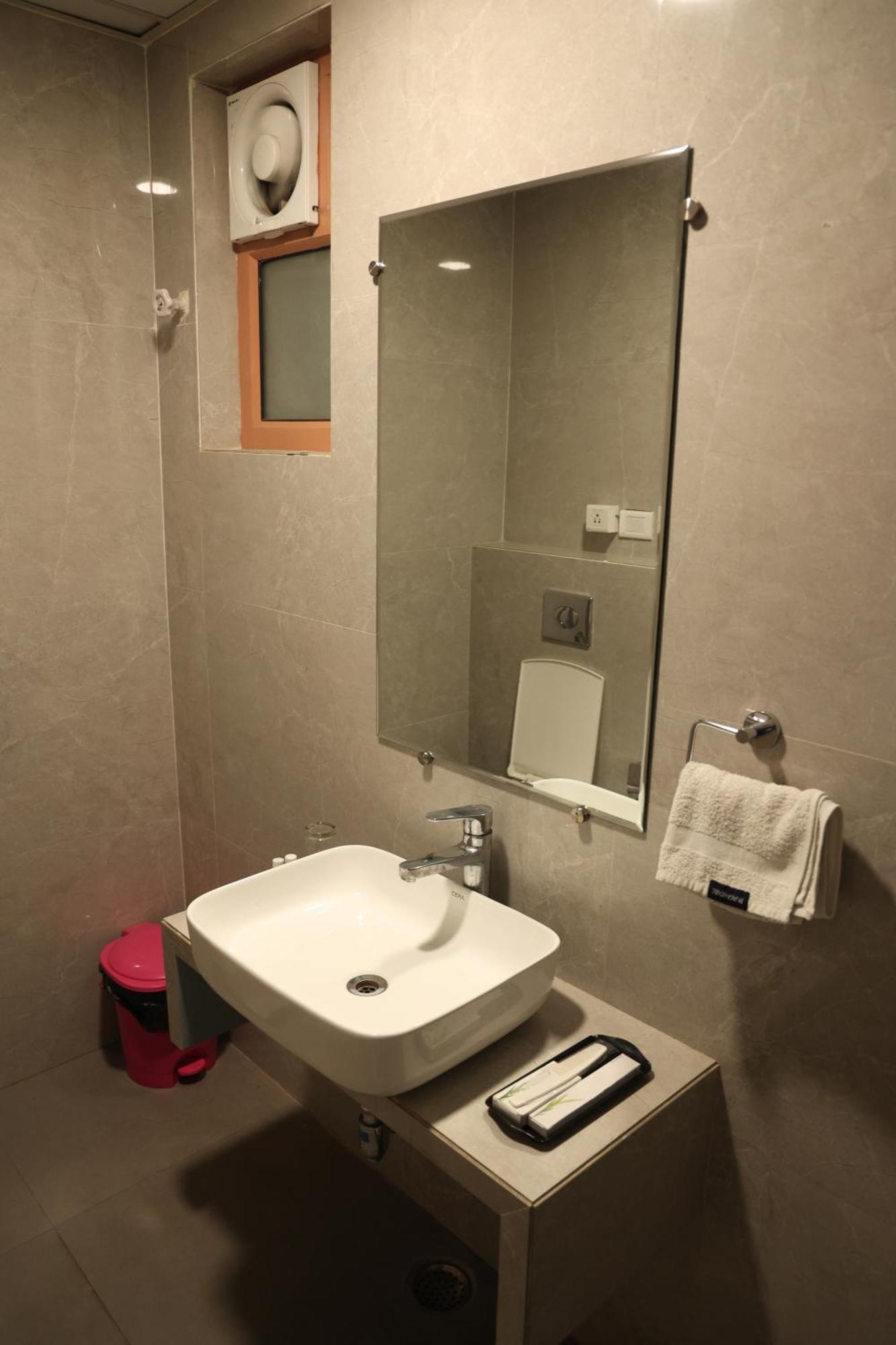 Hotel Pinaka Inn Lucknow Luaran gambar